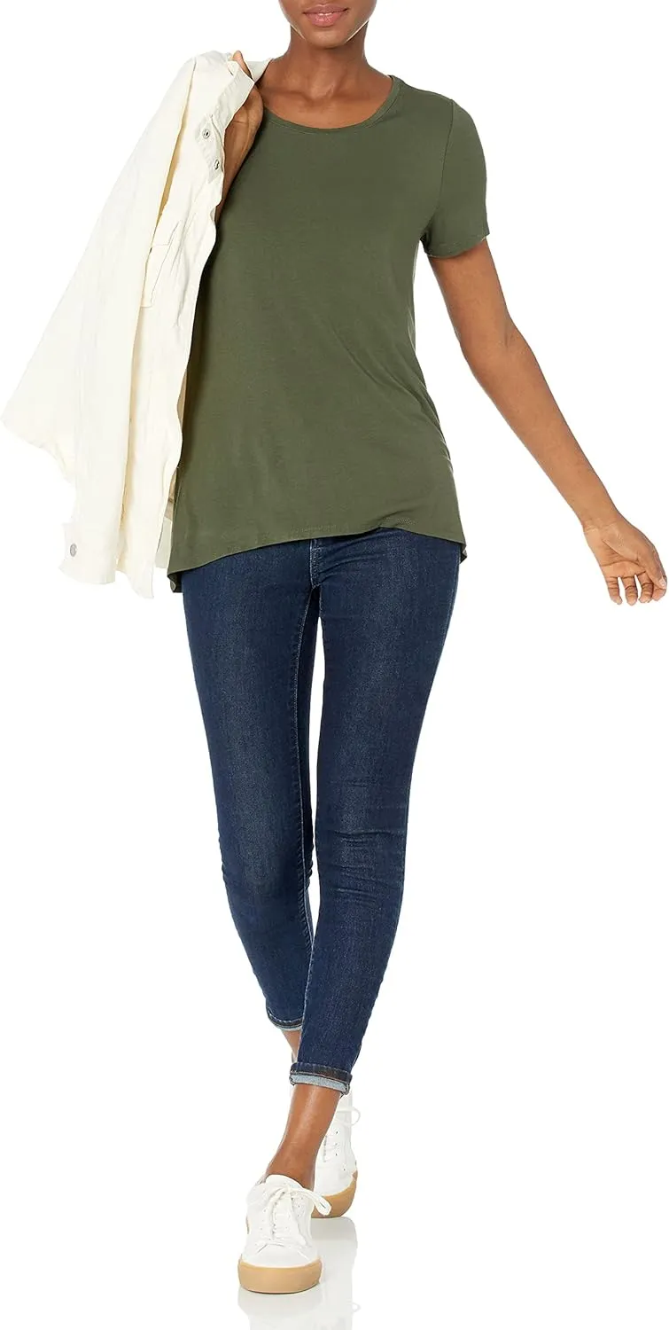 Amazon Essentials Women's Relaxed-Fit Short-Sleeve Scoopneck Swing T-Shirt (Available in Plus Size)