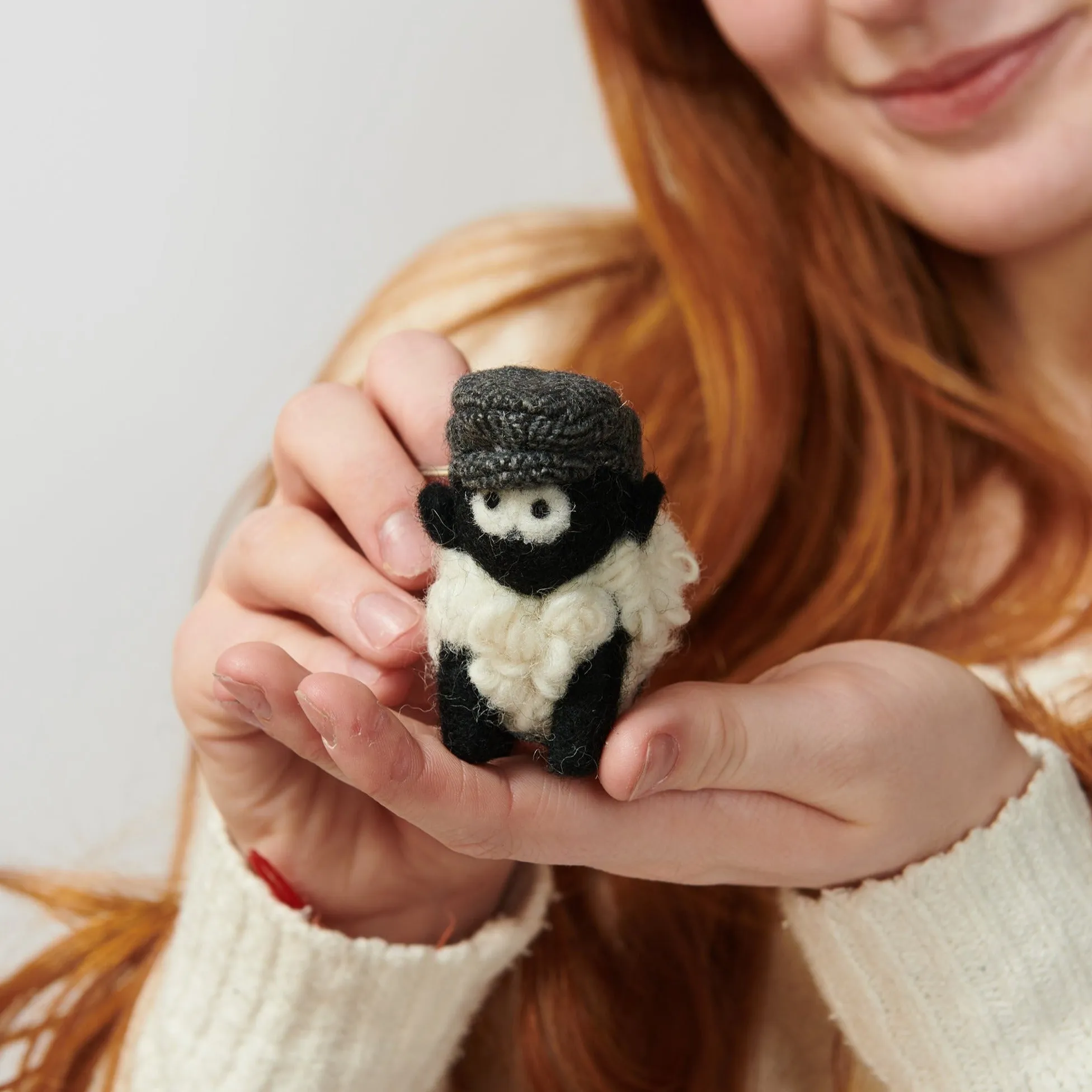 Erin Knitwear Flatcap Sheep Keyring
