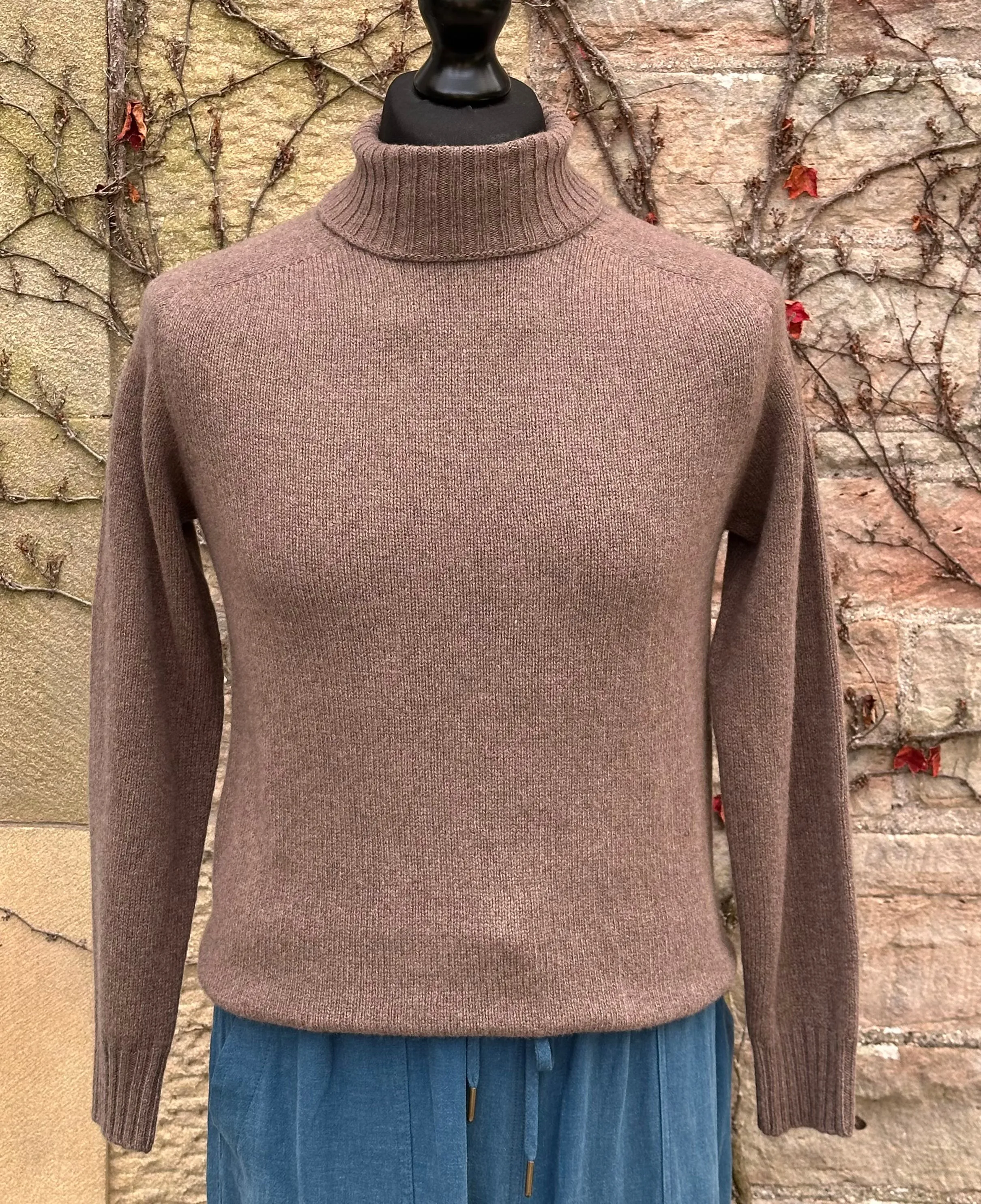 Harley Of Scotland Ladies Roll Neck In Wildebeest