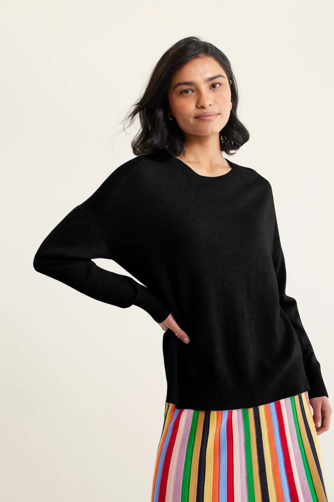 Iris Cashmere Crew Sweater In Black