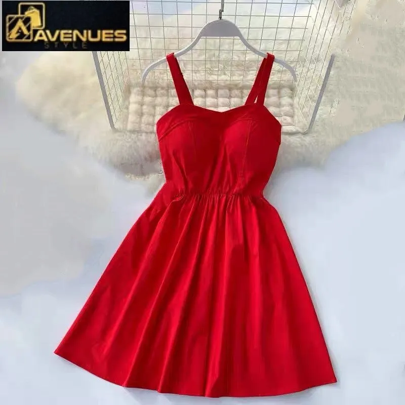 Knee-Length Strapless Party Dresses