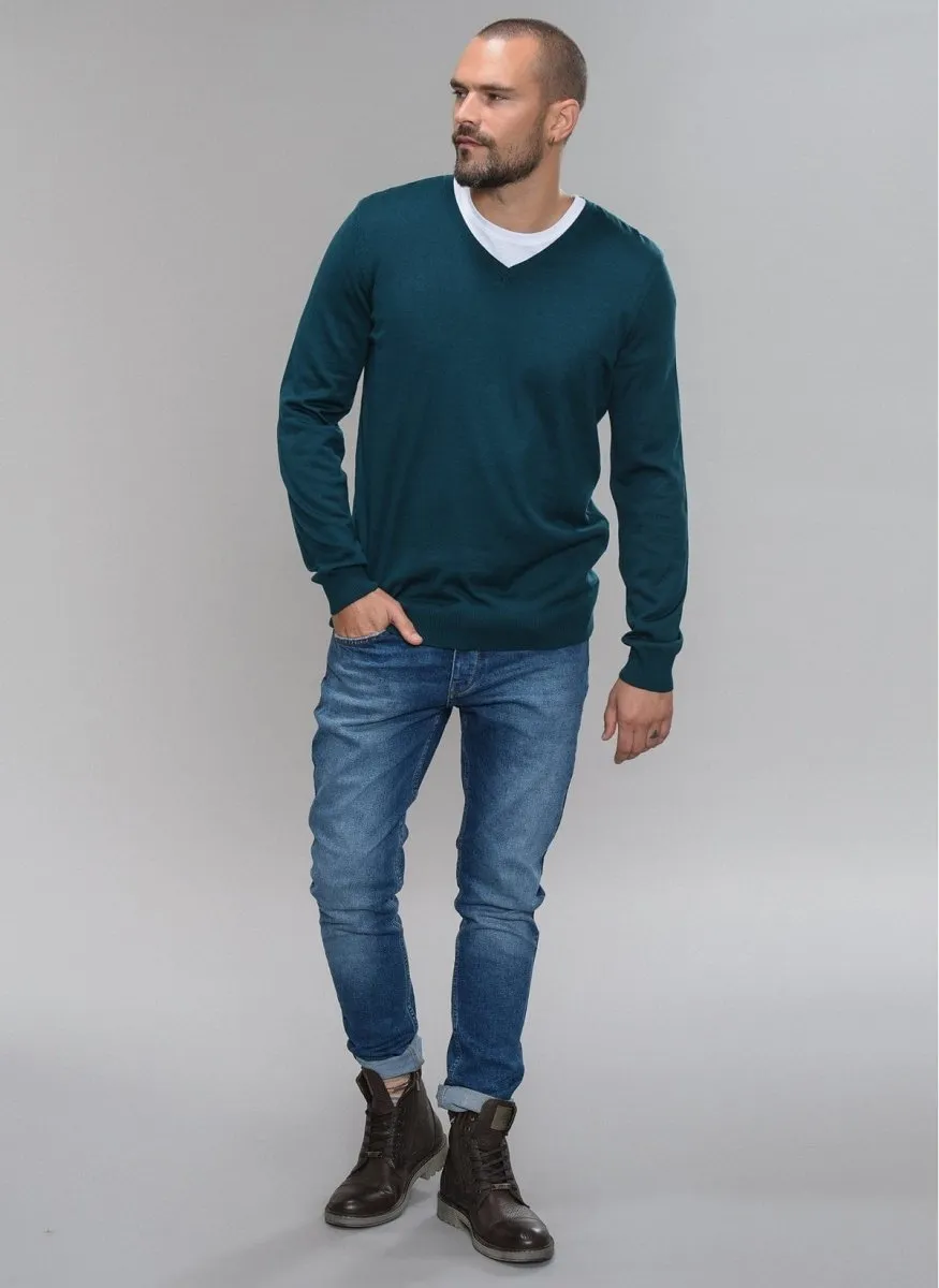 V Neck Sweater in Red